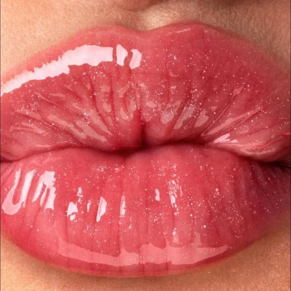 Gisou honey infused lip oil Cherry on the cake - Limited Edition NIB
